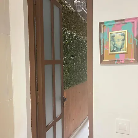 Artistic Student House *